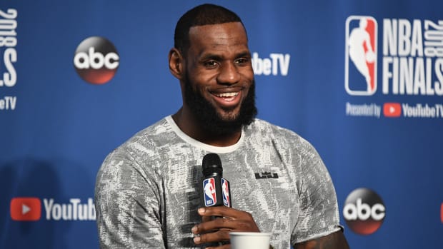 lebron_is_ready_to_cash_out.jpg